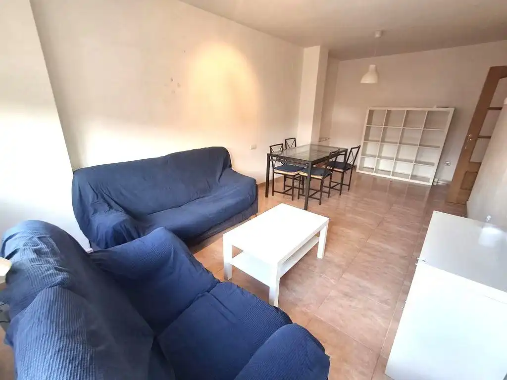 Sala de estar de Piso en venta en La Roda con Calefacción, Trastero y Balcón