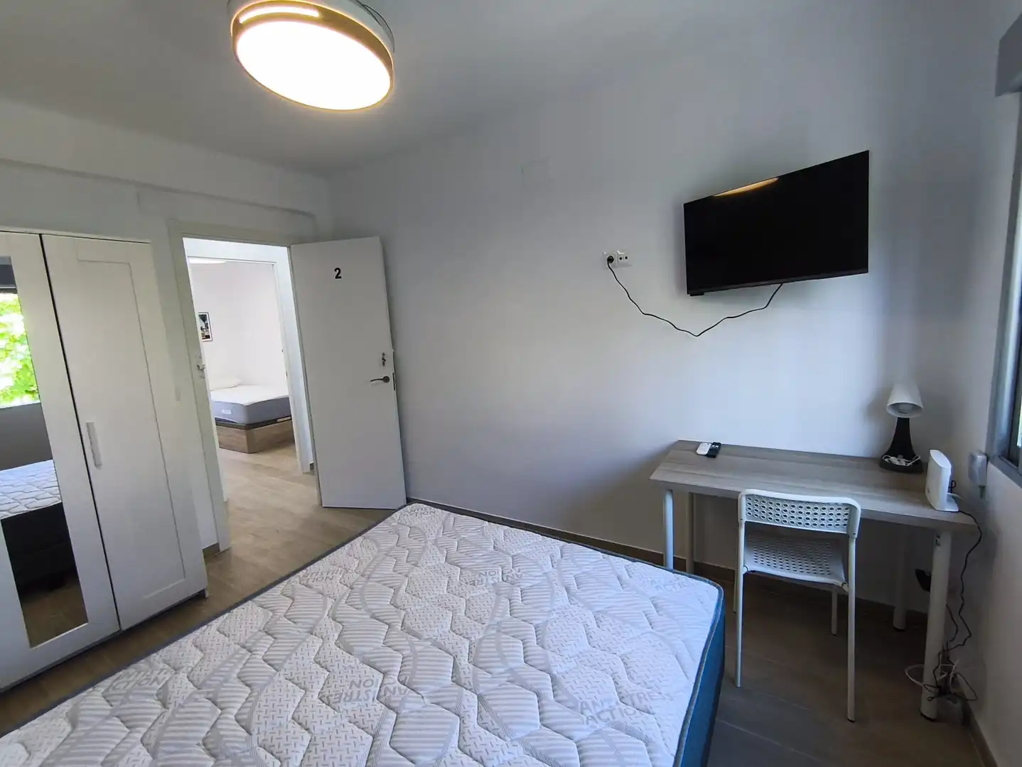 Habitación de Piso para compartir en Madrid con Calefacción, Amueblado y Horno