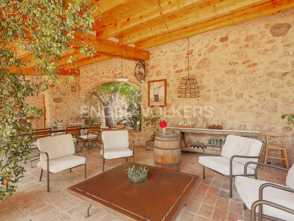 Terrasse von Country house zur Miete in El Bruc mit Klimaanlage, Heizung und Privatgarten