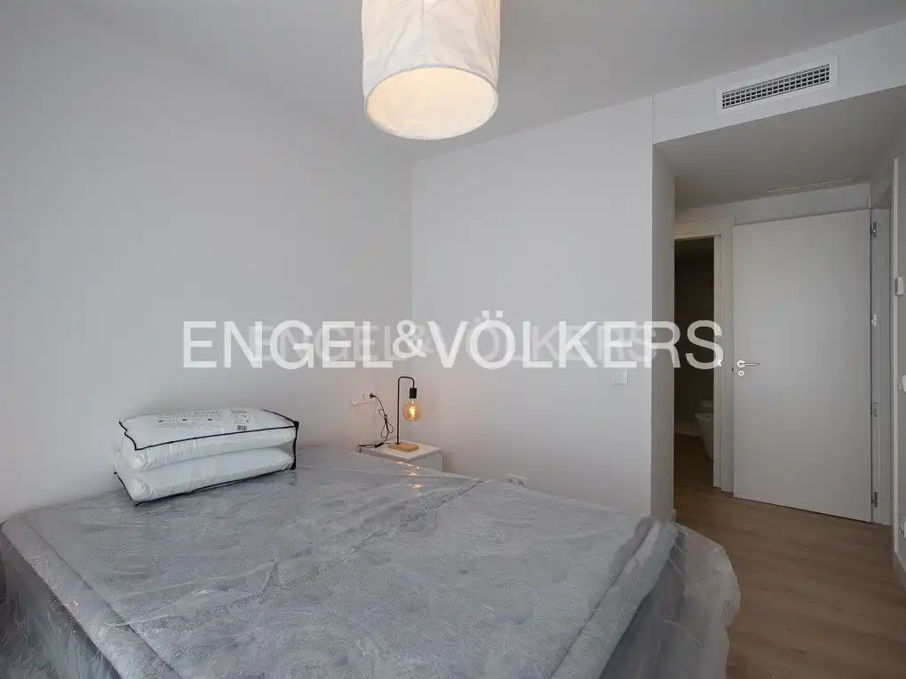 Schlafzimmer von Wohnung zur Miete in Valencia mit Klimaanlage, Heizung und Parkett