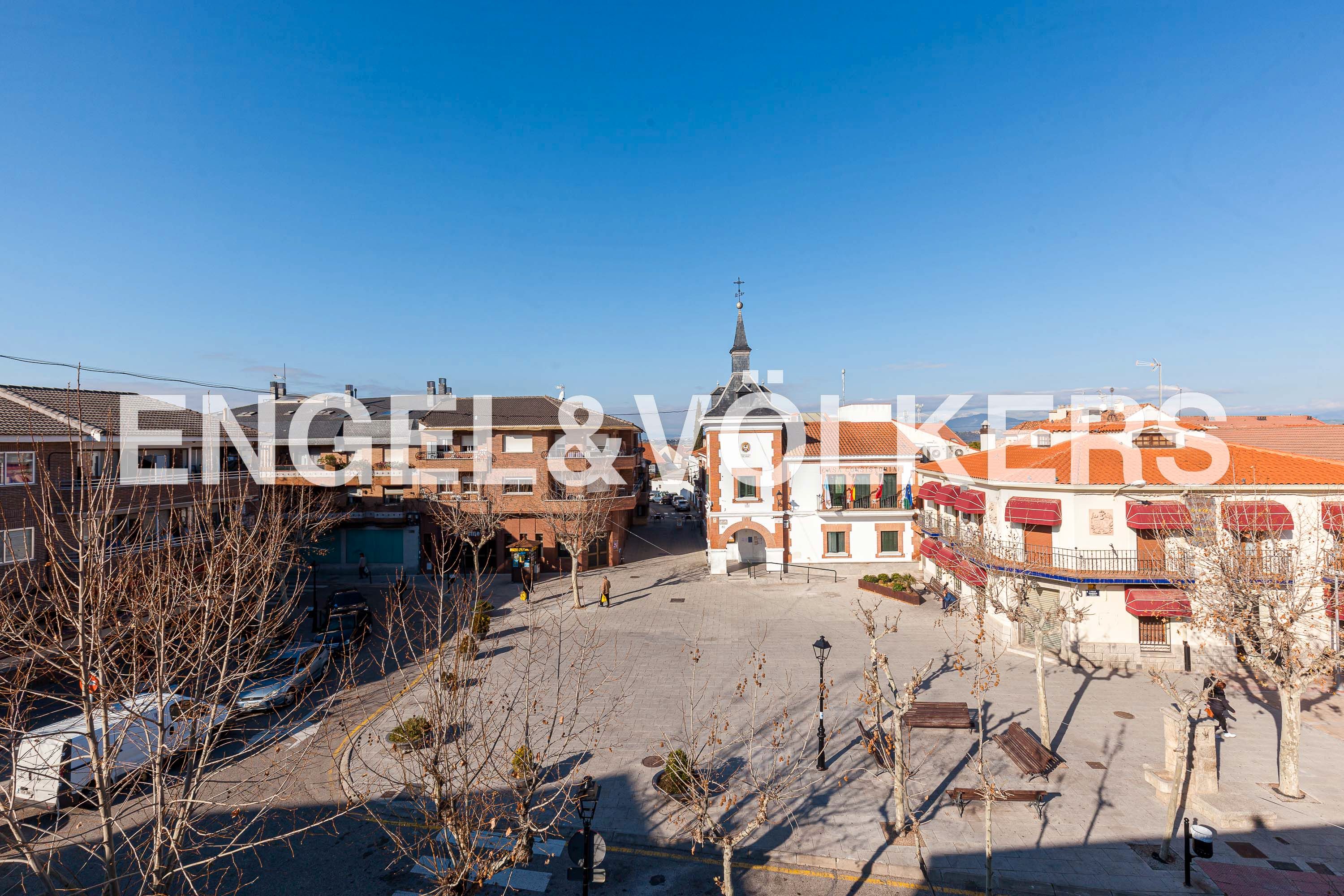 Vista exterior de Casa adosada en venta en Fuente El Saz de Jarama con Aire acondicionado, Calefacción y Jardín privado