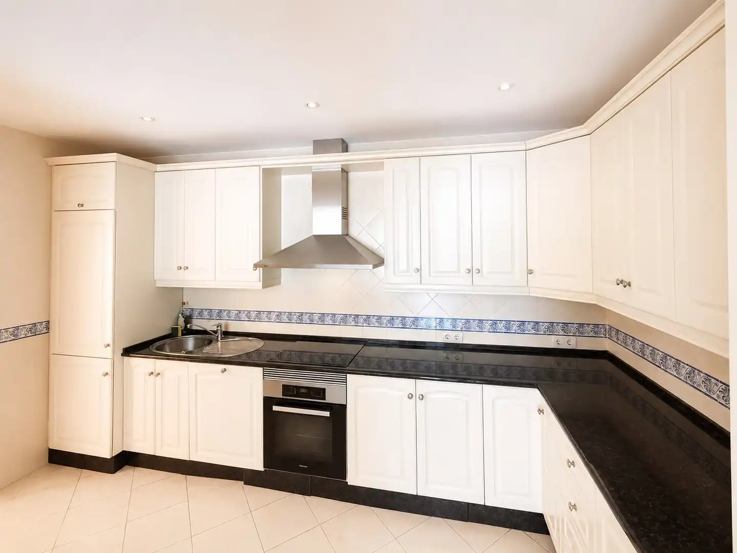Apartamento de alquiler en Elviria