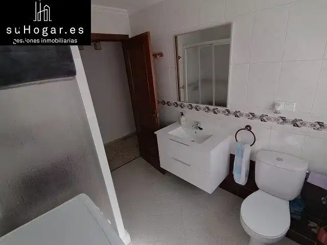 Bany de Pis de lloguer en Badajoz amb Aire condicionat, Moblat i Alarma