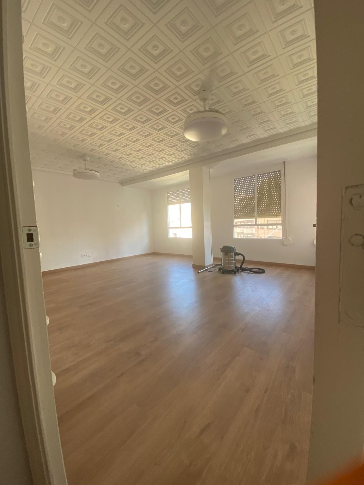 Living room of Apartment to rent in Elche / Elx  with Parquet flooring and Balcony