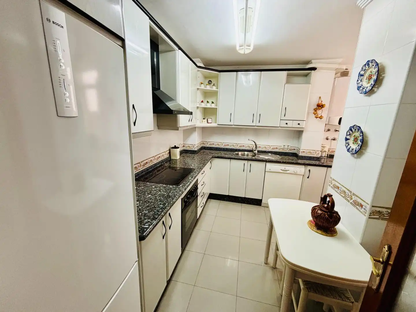Cocina de Piso en venta en Málaga con Aire acondicionado, Calefacción y Jardín privado