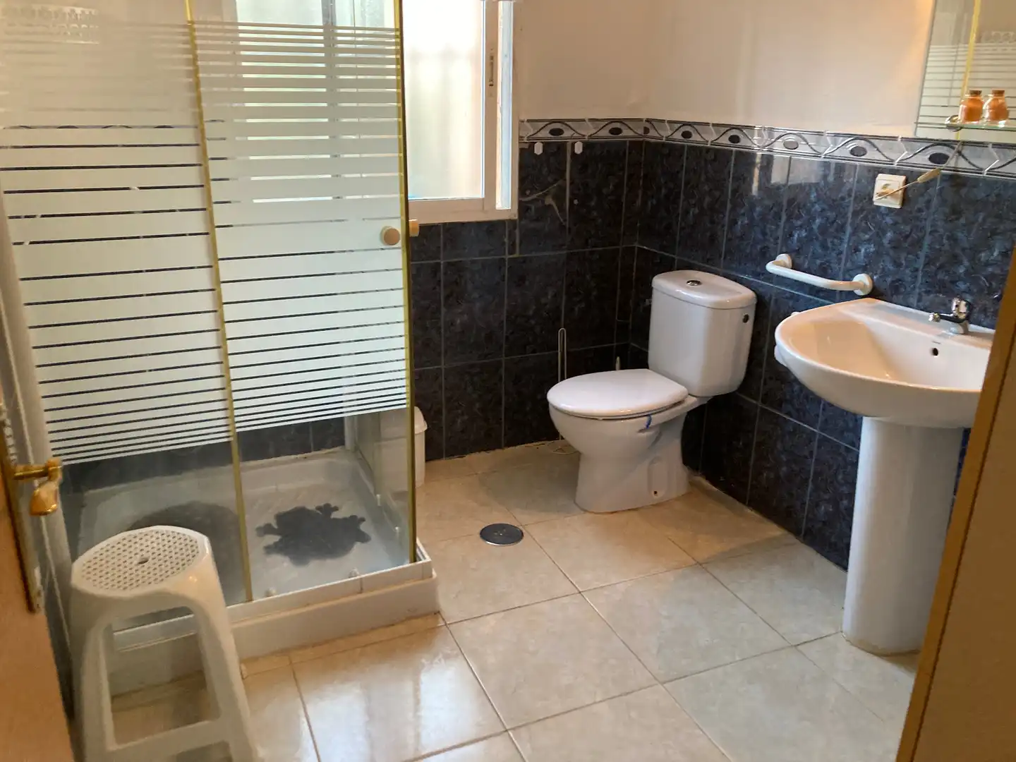 Baño de Casa o chalet de alquiler en Los Barrios con Aire acondicionado, Jardín privado y Amueblado