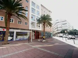 Außenansicht von Wohnung zum Verkauf in Las Palmas de Gran Canaria mit Klimaanlage, Terrasse und Möbliert