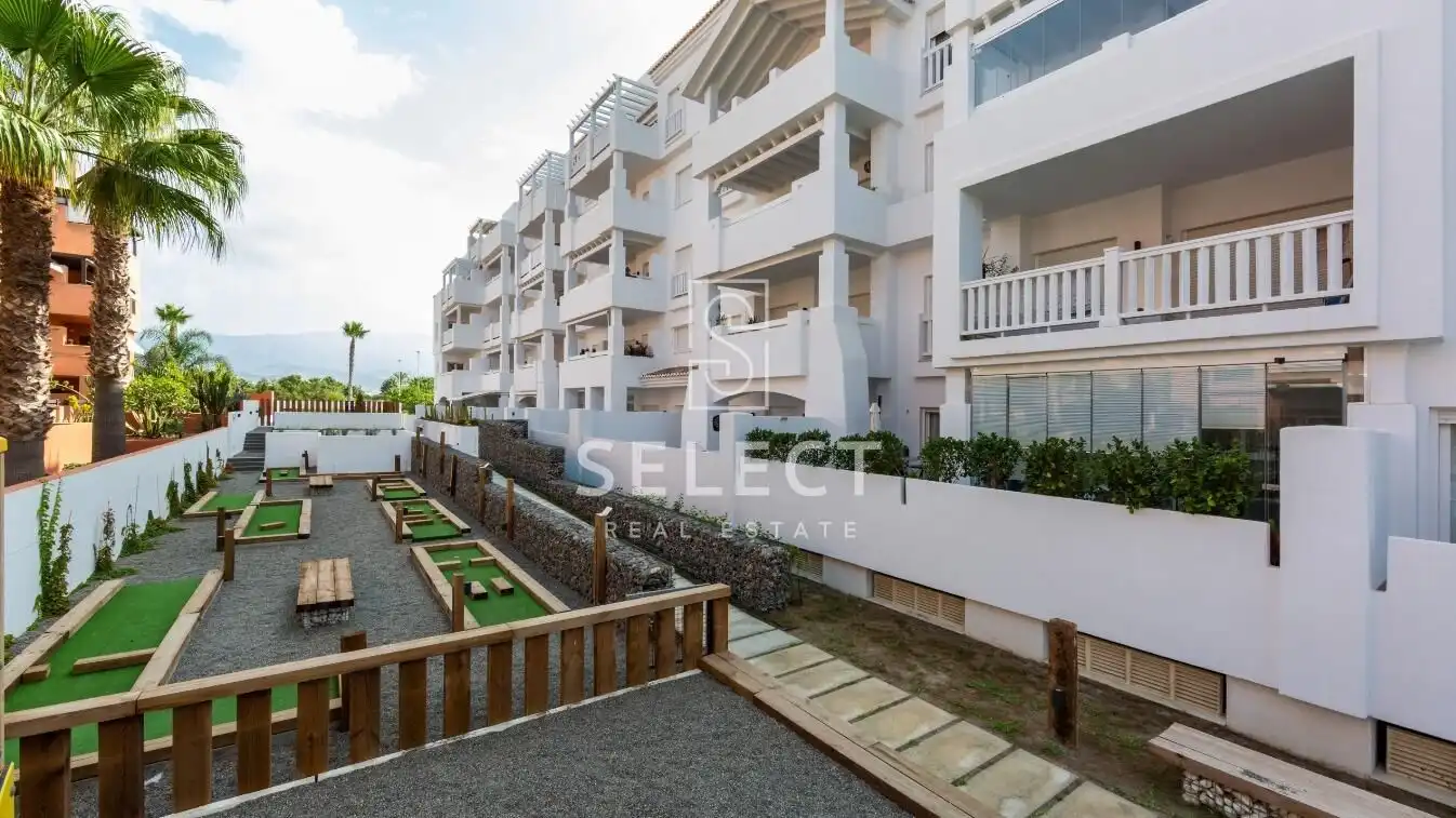 Vista exterior de Apartamento en venta en Motril con Calefacción, Terraza y Amueblado