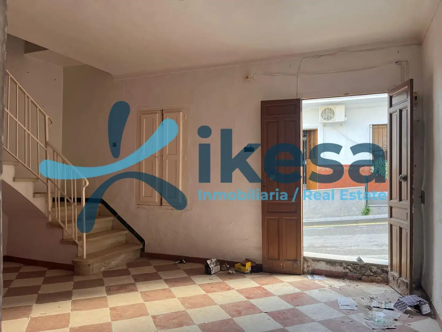 Casa adosada en venta en Badolatosa