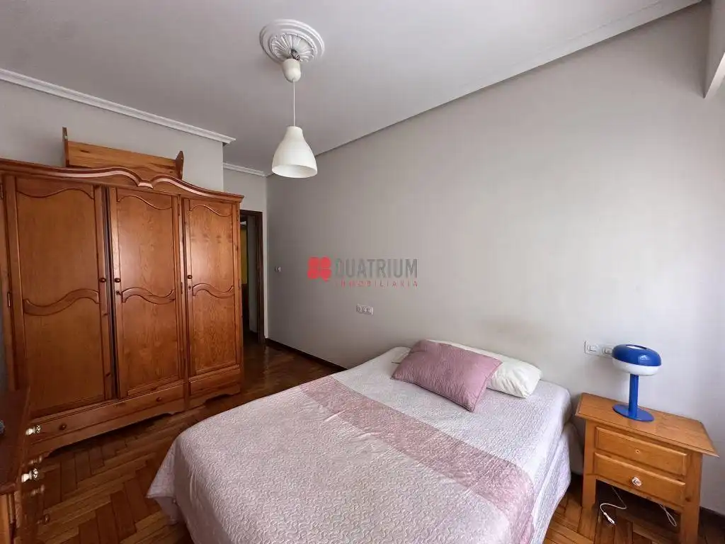Habitación de Piso en venta en Ourense Capital  con Calefacción, Trastero y Balcón