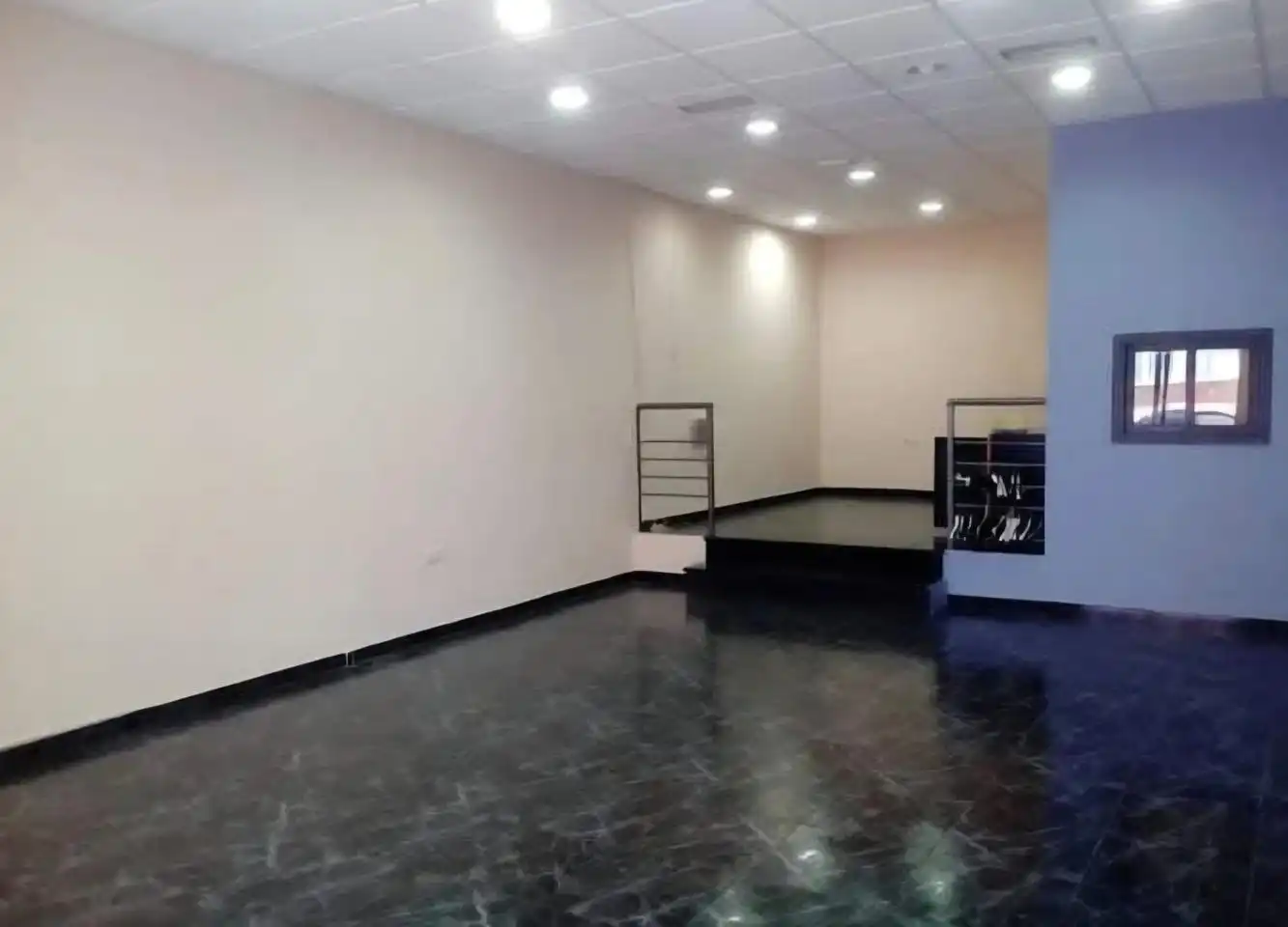 Local comercial en venda a Azorín, imagen 2
