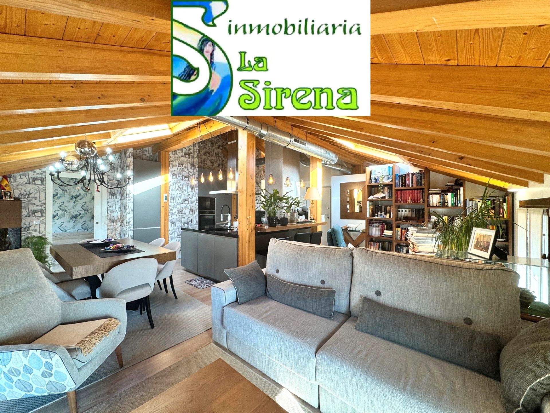 Sala de estar de Ático en venta en Castro-Urdiales con Aire acondicionado, Calefacción y Trastero