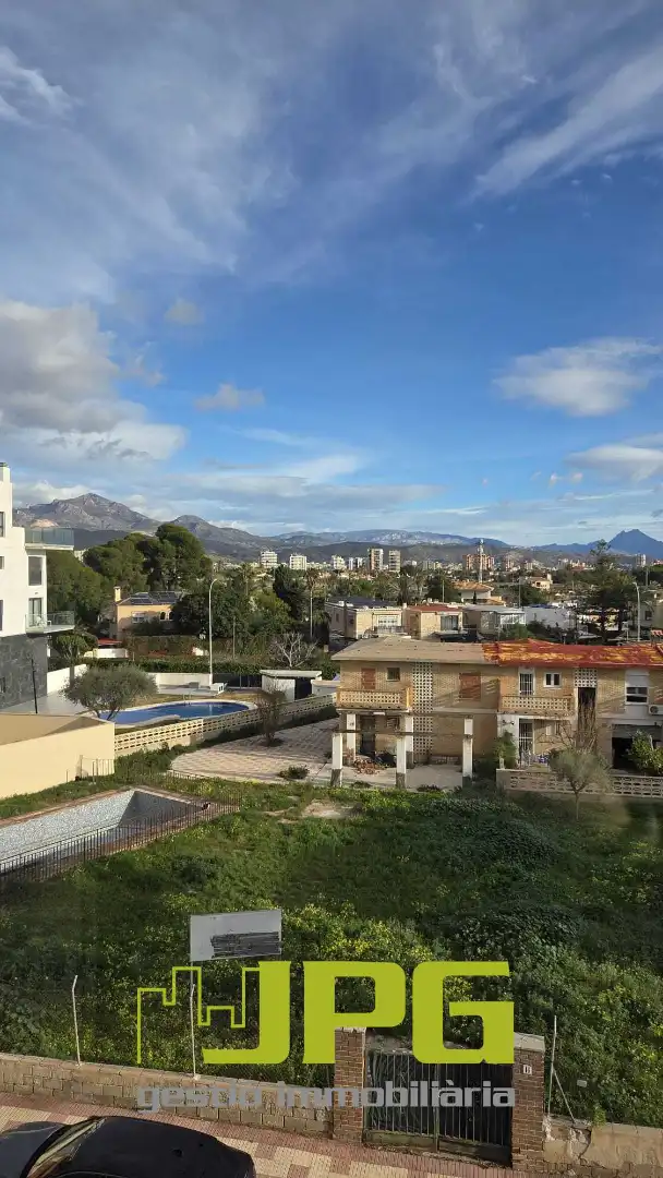 Exterior view of Flat for sale in El Campello  with Air Conditioner, Terrace and Furnished