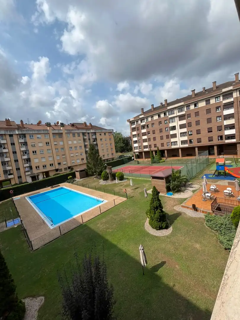 Schwimmbecken von Wohnung zur Miete in Gijón  mit Heizung, Privatgarten und Schwimmbad