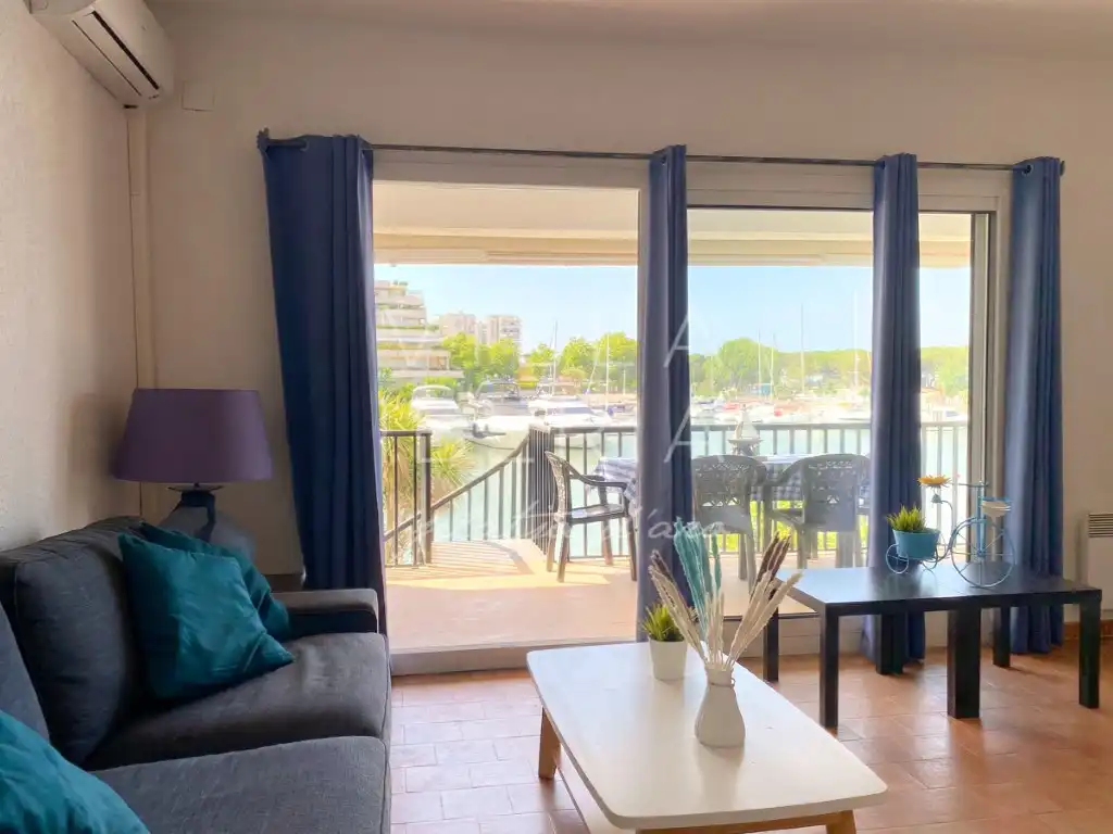 Wohnzimmer von Einfamilien-Reihenhaus zum Verkauf in Castell d'Aro, Platja d'Aro i s'Agaró mit Gemeinschaftspool