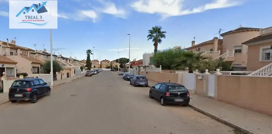 Casa amb jardí en venda a Urbanizacion MZENIA II CL 1