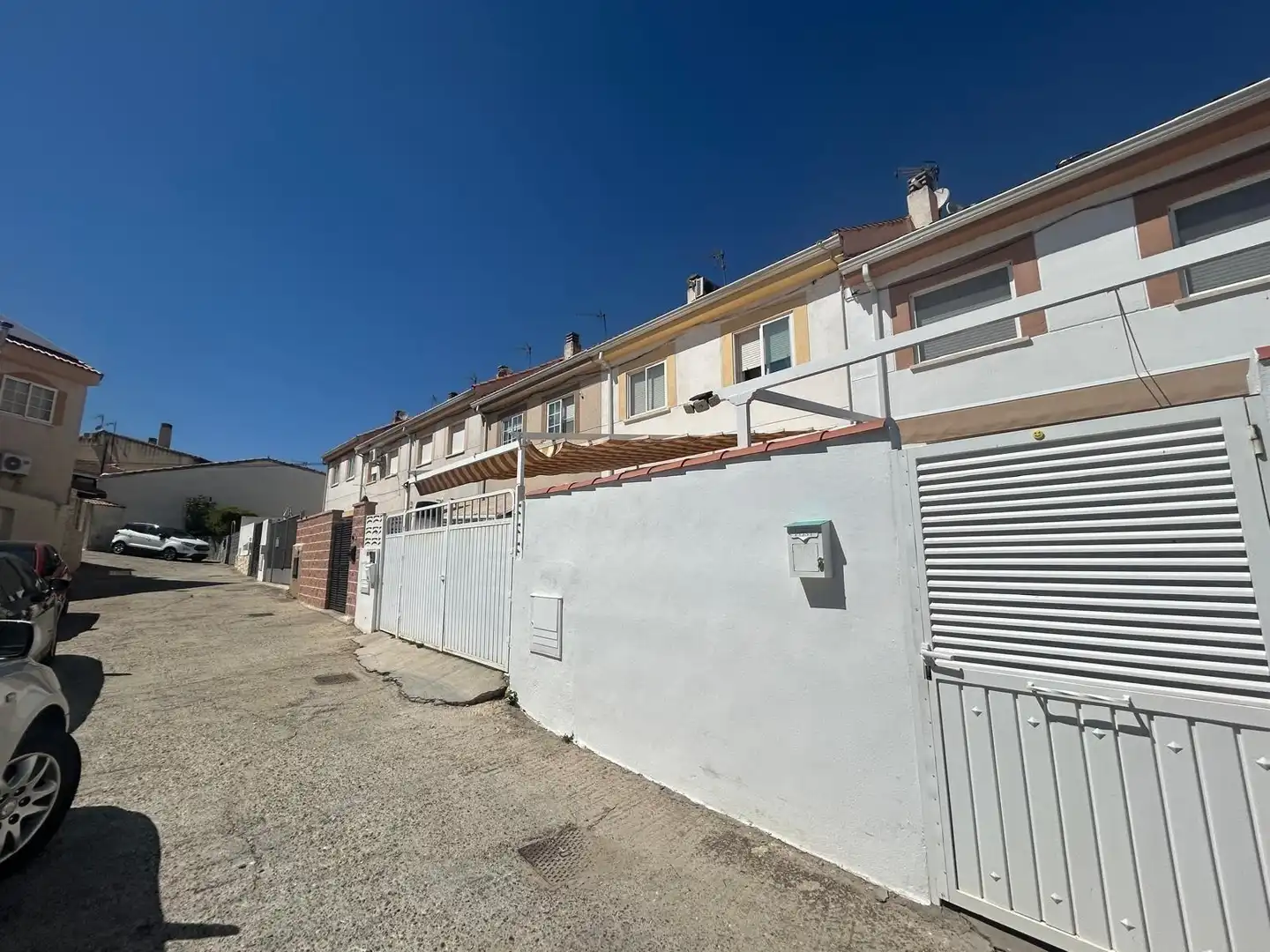 Vista exterior de Casa adosada en venta en Corpa con Calefacción