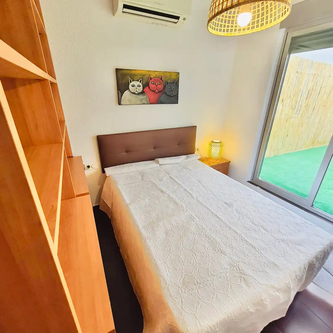 Schlafzimmer von Wohnung zur Miete in Granada mit Klimaanlage, Heizung und Terrasse