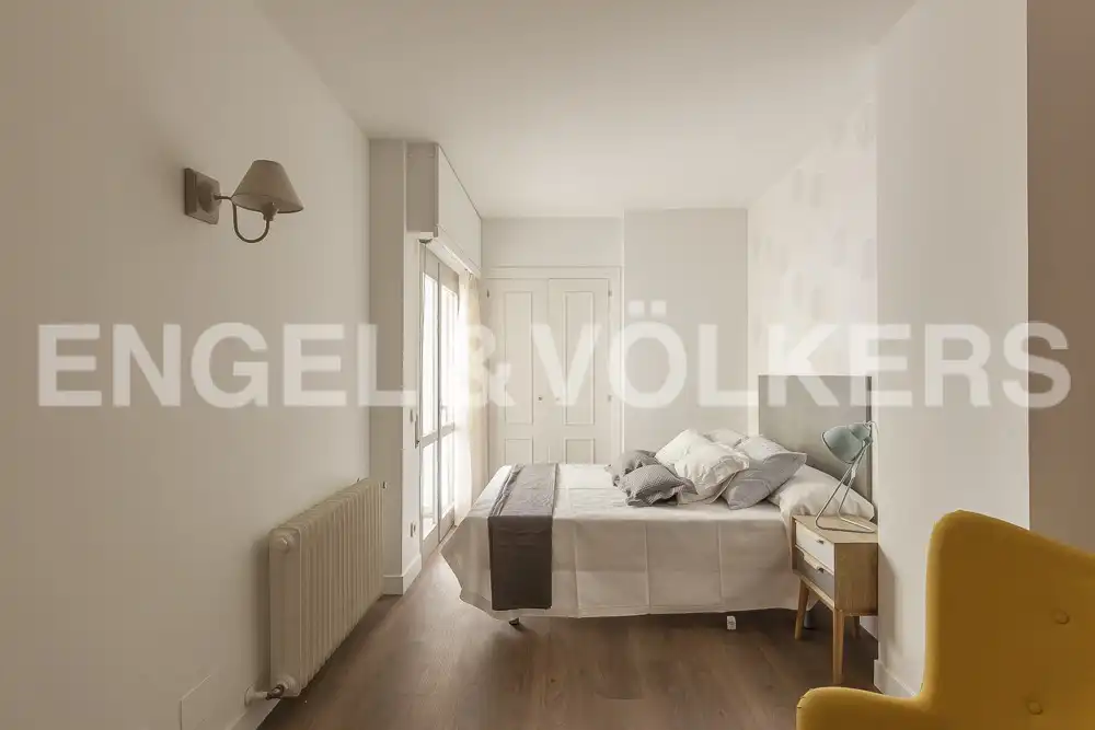 Bedroom of Flat for rent in Madrid  with Air Conditioner, Heating and Private garden