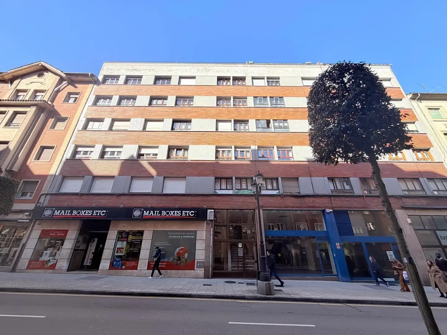 Vista exterior de Pis en venda en Oviedo  amb Calefacció