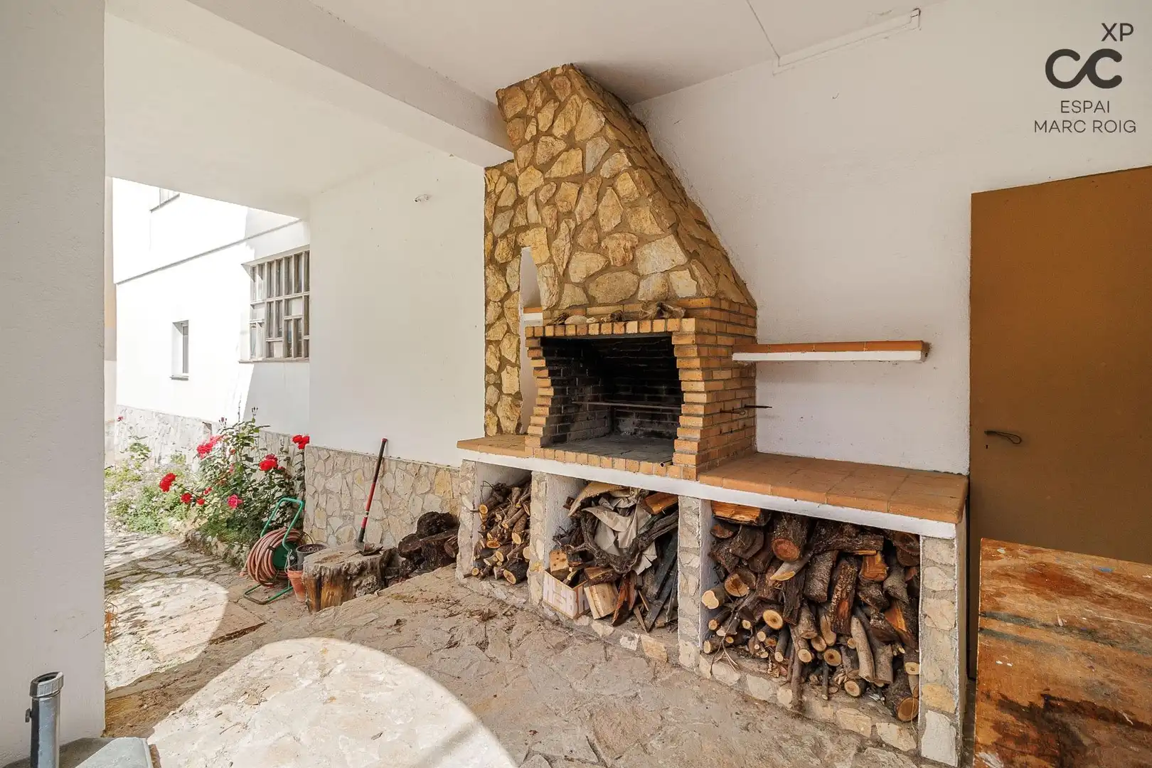Casa amb terrassa en venda a Carrer FIGUERES, imagen 2