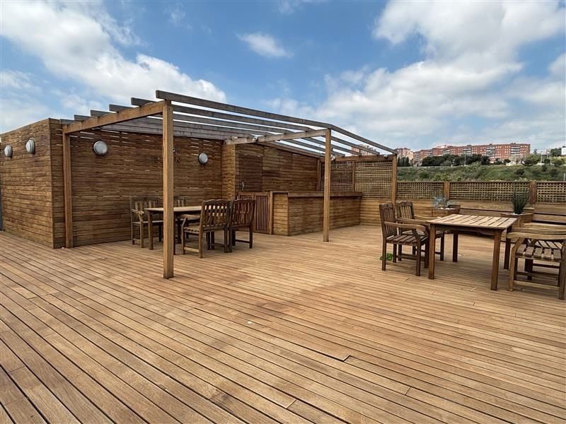 Terrassa de Edifici en venda en Cornellà de Llobregat amb Alarma