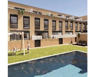 Piscina de Casa adosada en venda en Sabadell amb Terrassa