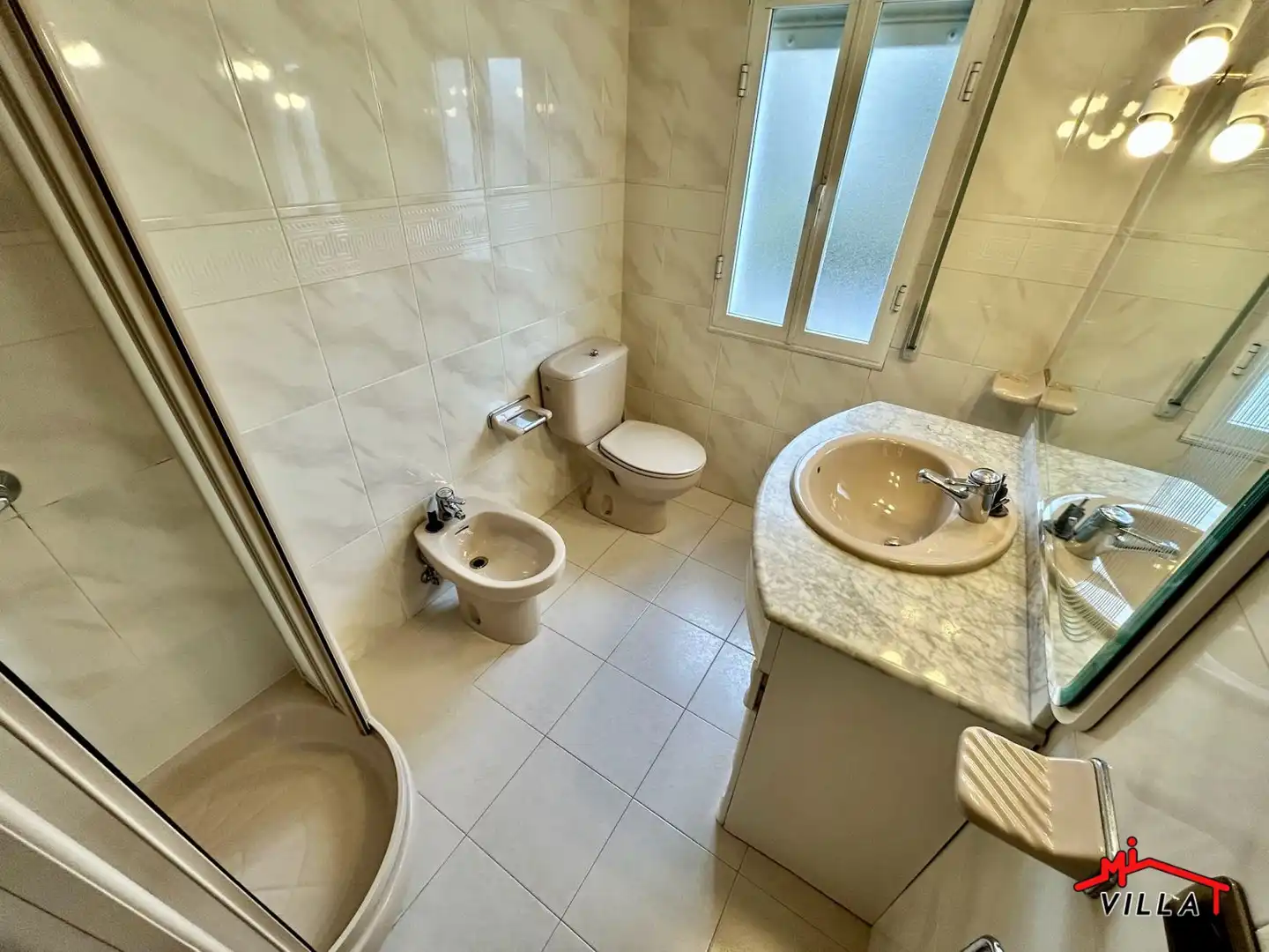 Badezimmer von Haus oder Chalet zum Verkauf in Laredo mit Heizung und Terrasse