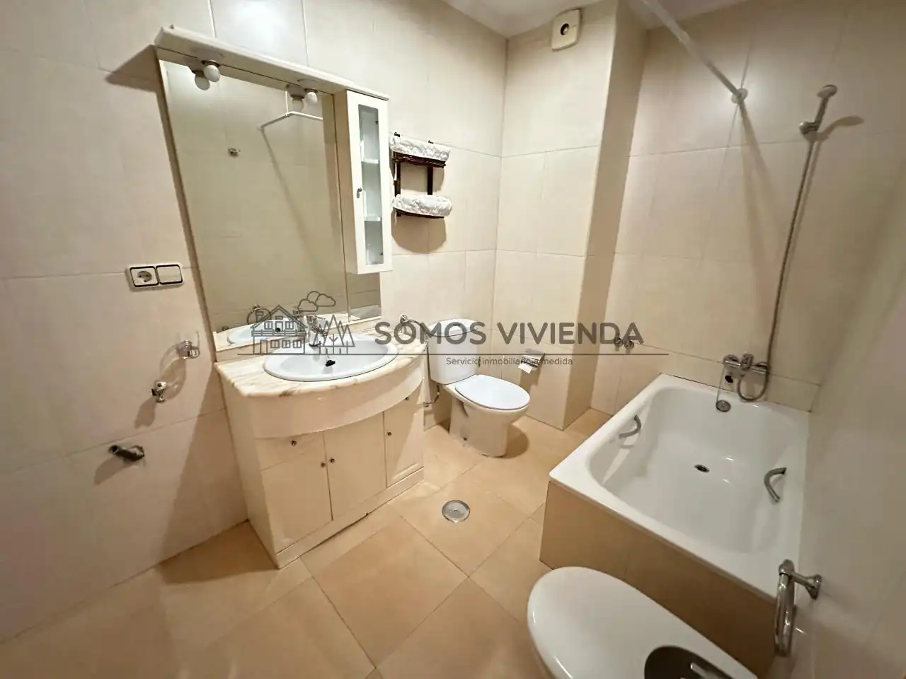 Bathroom of Flat for rent in Ourense Capital   with Heating