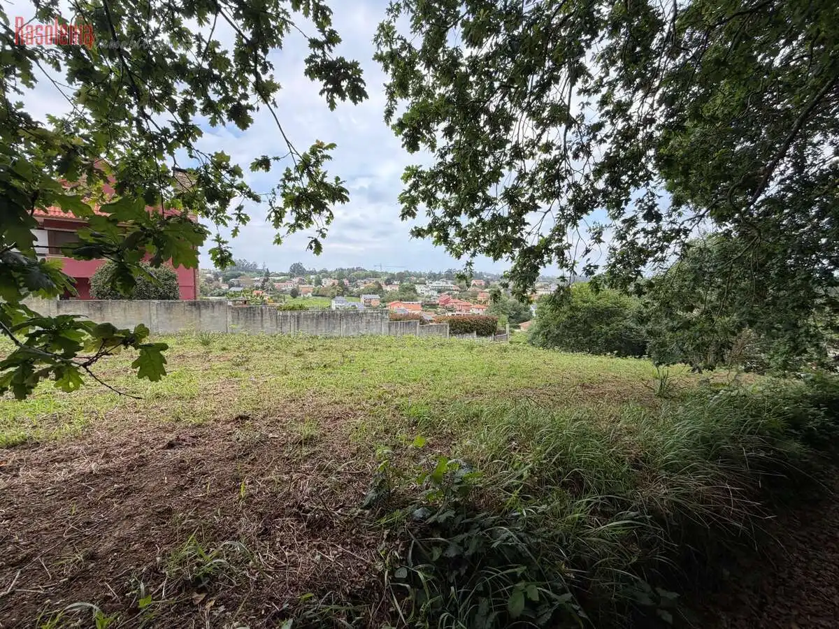 Residencial en venta en Oleiros