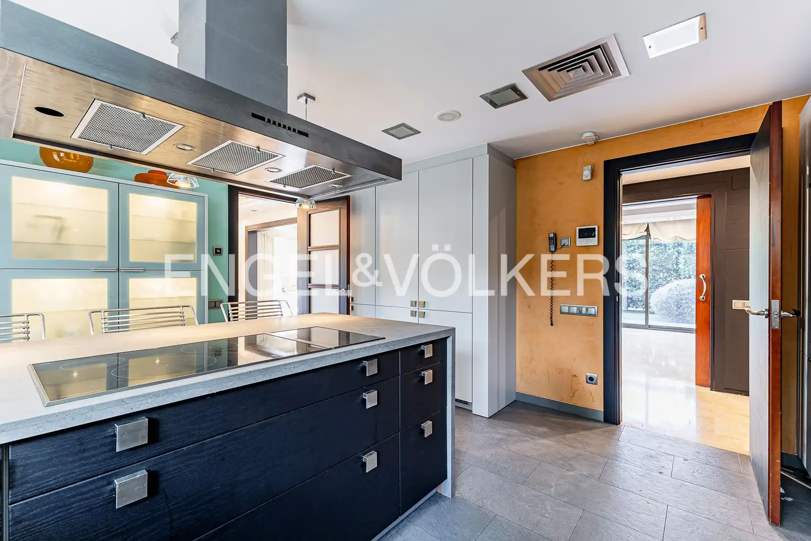 Kitchen of Houses for sale in Esplugues de Llobregat  with Air Conditioner, Heating and Private garden
