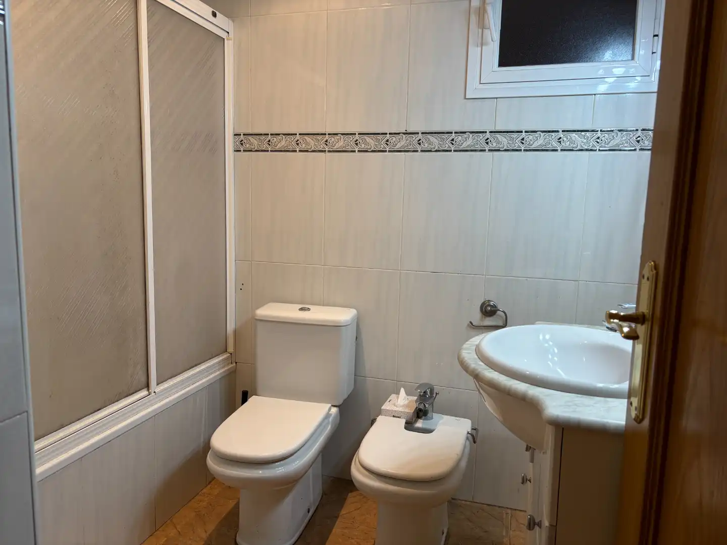 Baño de Piso en venta en Lleida con Calefacción, Parquet y Balcón