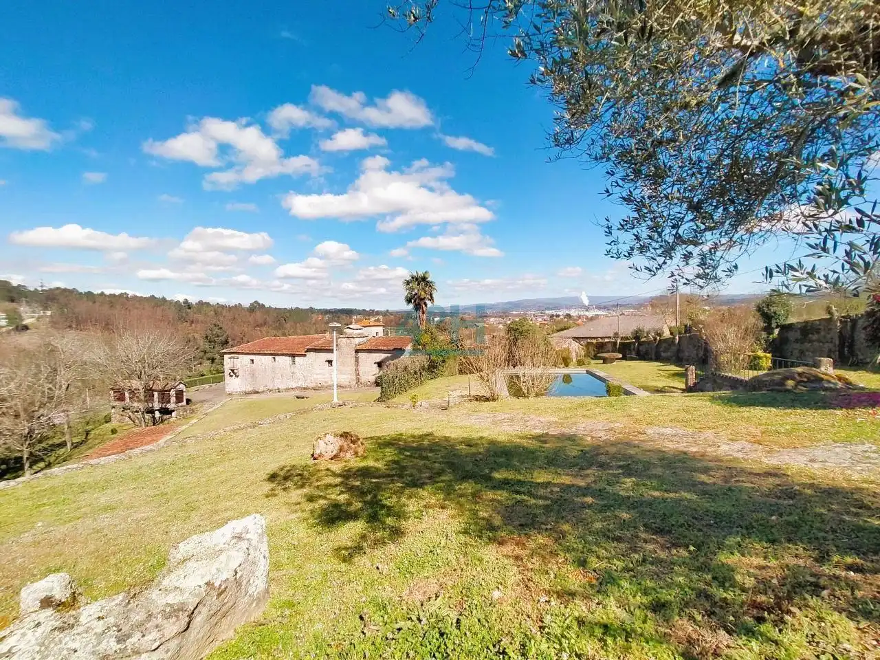 Finca rústica de alquiler en San Cibrao das Viñas con Calefacción, Jardín privado y Terraza