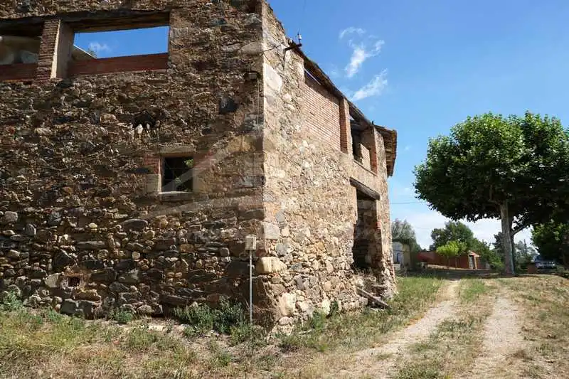 Vista exterior de Finca rústica en venda en Brunyola i Sant Martí Sapresa amb Calefacció, Jardí privat i Terrassa