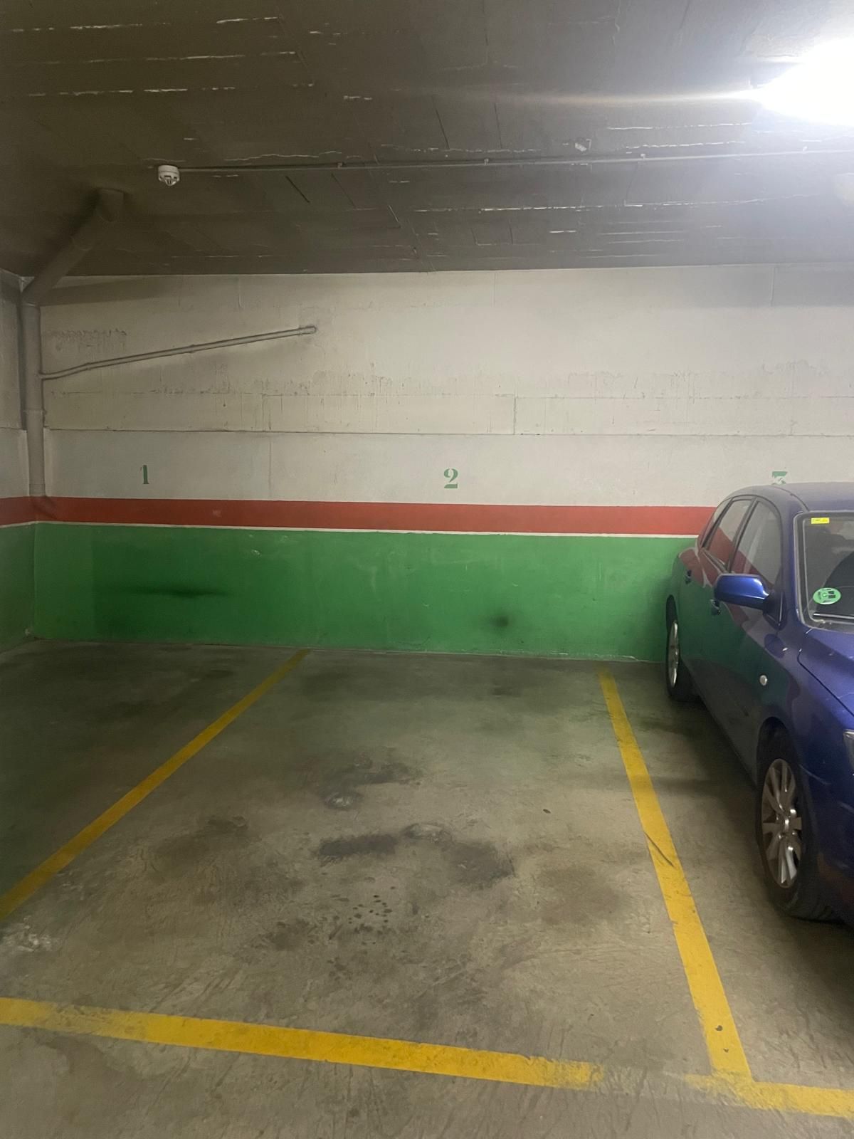 Garatge de lloguer a Carrer de Salvador Busquets, Vallparadís - Antic Poble de Sant Pere