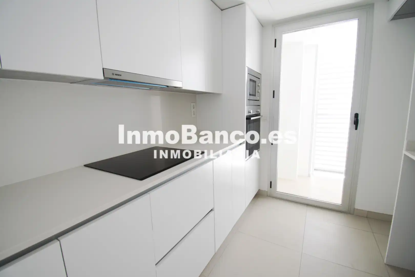 Flat for rent in Valencia  with Air Conditioner, Heating and Storage room