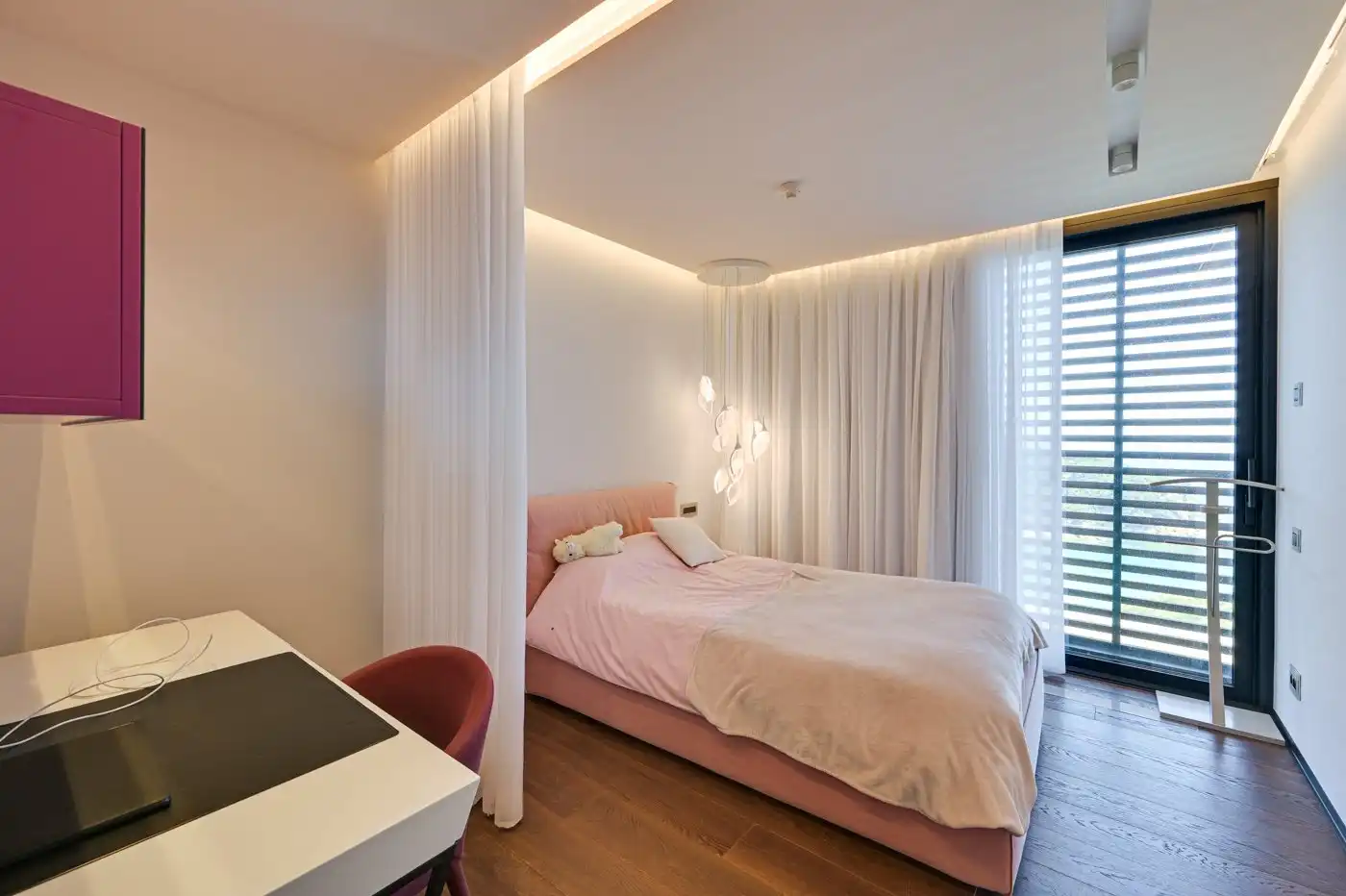 Schlafzimmer von Haus oder Chalet zum Verkauf in Lloret de Mar mit Klimaanlage, Heizung und Privatgarten
