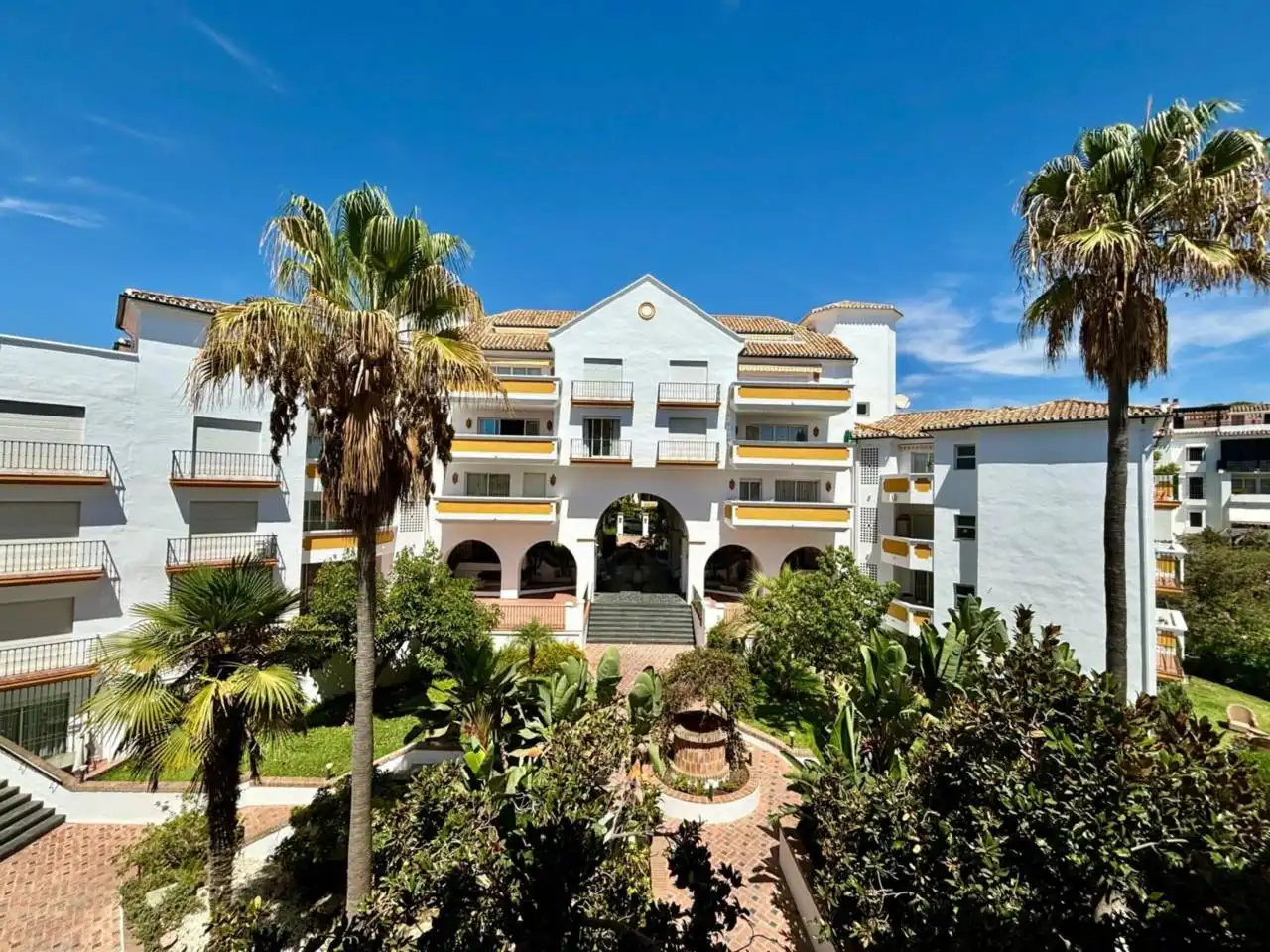 Exterior view of Flat for rent in Marbella  with Air Conditioner, Heating and Terrace