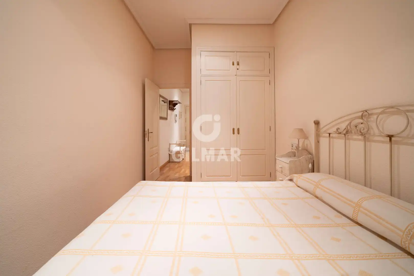 Habitación de Piso en venta en Madrid con Calefacción