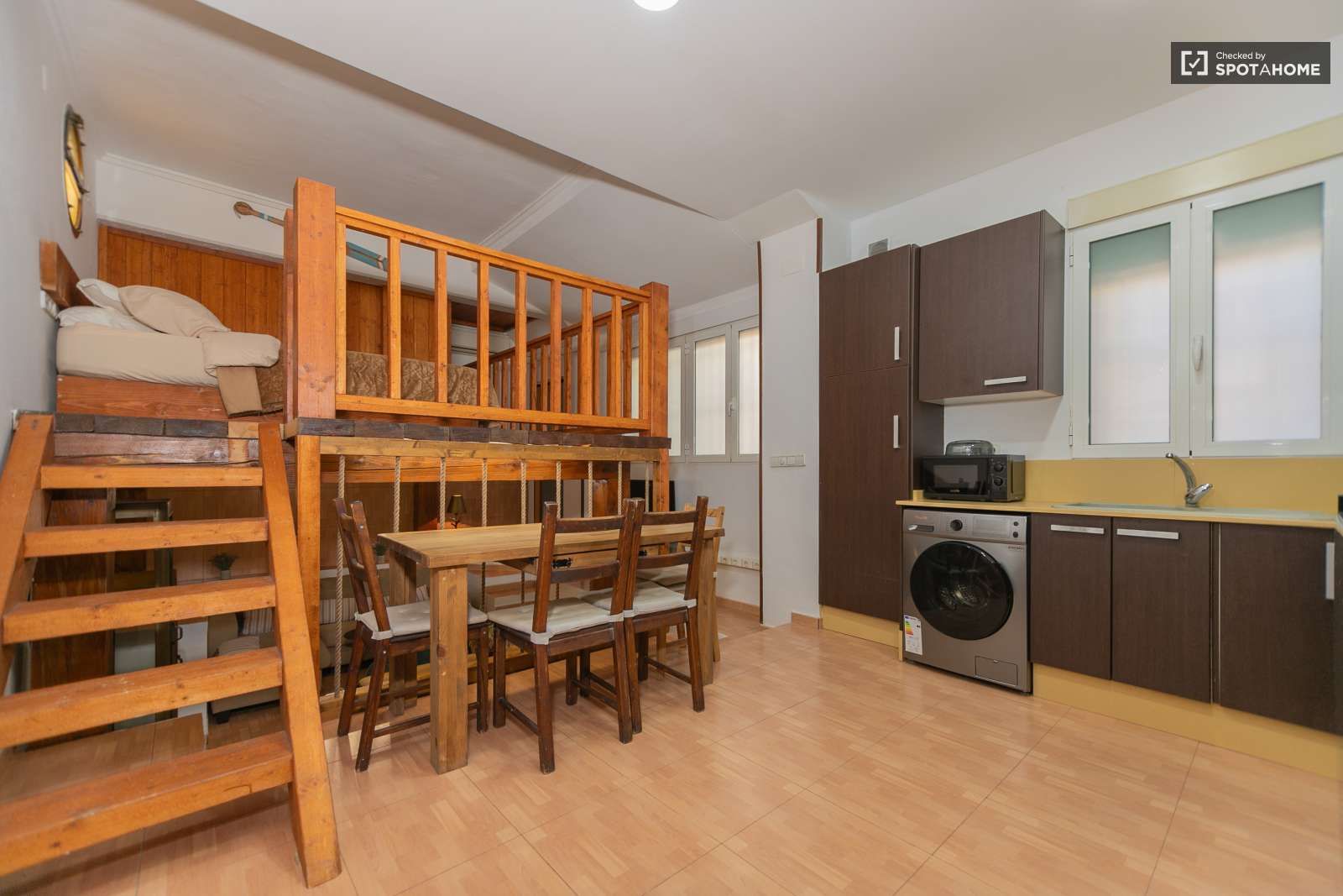 Kitchen of Apartment to share in  Valencia Capital  with Air Conditioner, Heating and Terrace