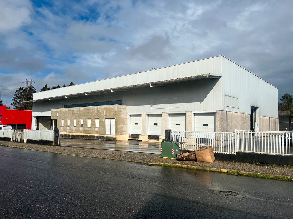 Vista exterior de Nau industrial en venda en Ames