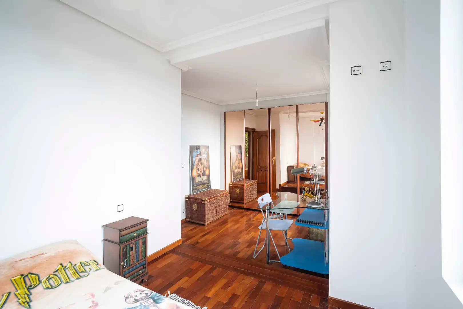 Sala de estar de Casa o chalet en venta en A Coruña Capital  con Calefacción, Jardín privado y Parquet
