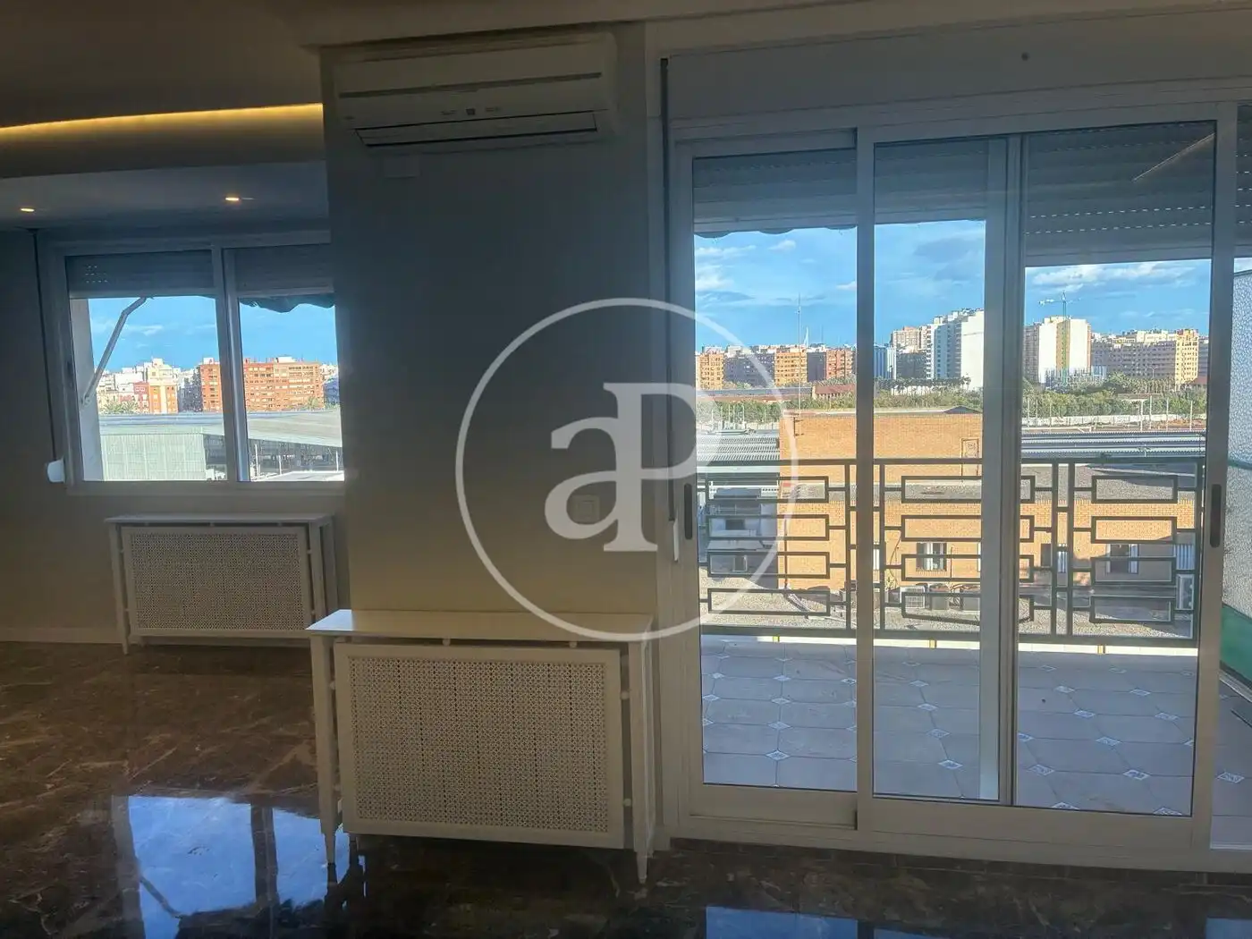 Flat for rent in Valencia  with Air Conditioner, Heating and Terrace
