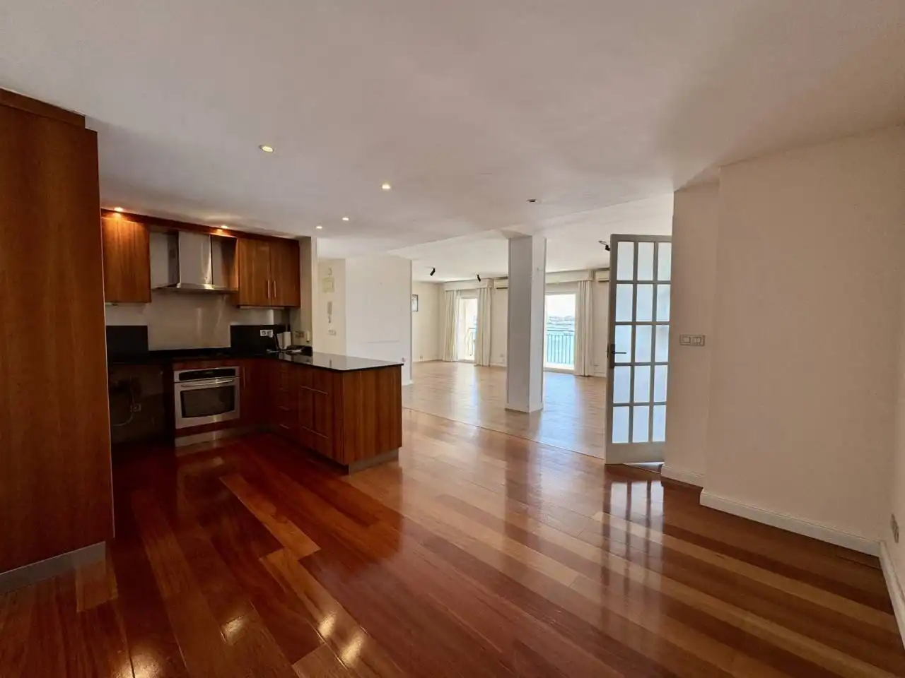 Küche von Wohnung zum Verkauf in  Palma de Mallorca mit Klimaanlage, Heizung und Terrasse