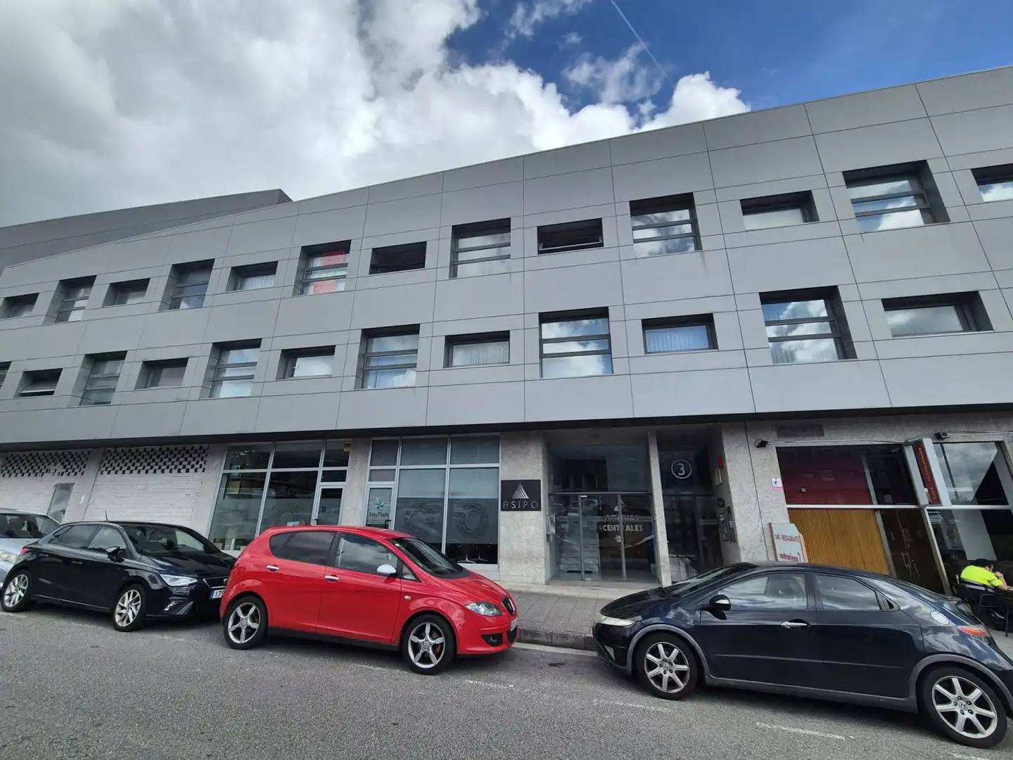 Exterior view of Office for sale in Llanera  with Heating and Storage room