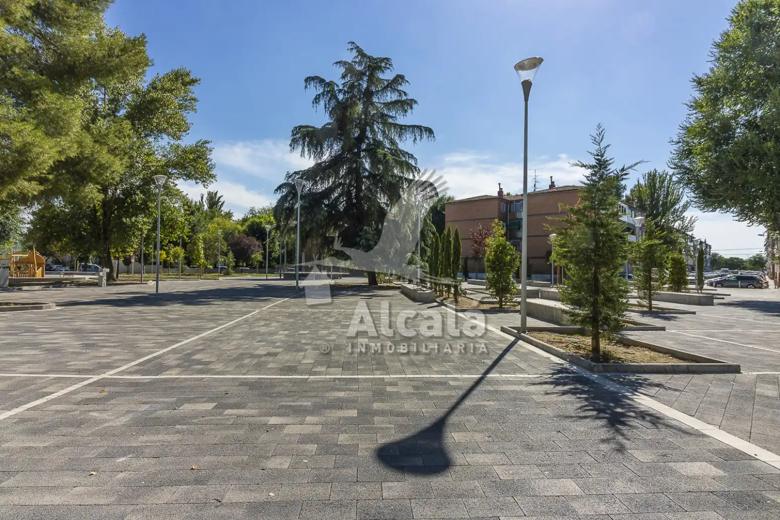 Vista exterior de Pis en venda en Alcalá de Henares amb Aire condicionat, Calefacció i Terrassa