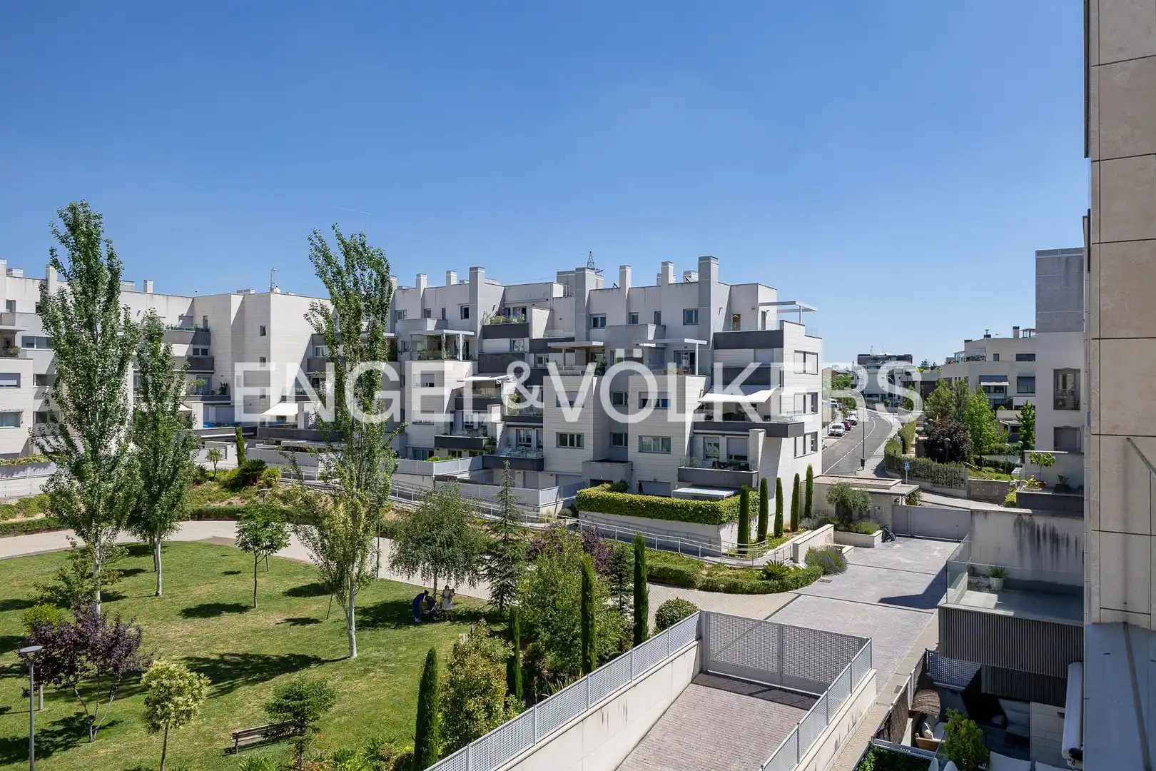 Terrace of Duplexes for sale in Madrid  with Air Conditioner, Heating and Private garden