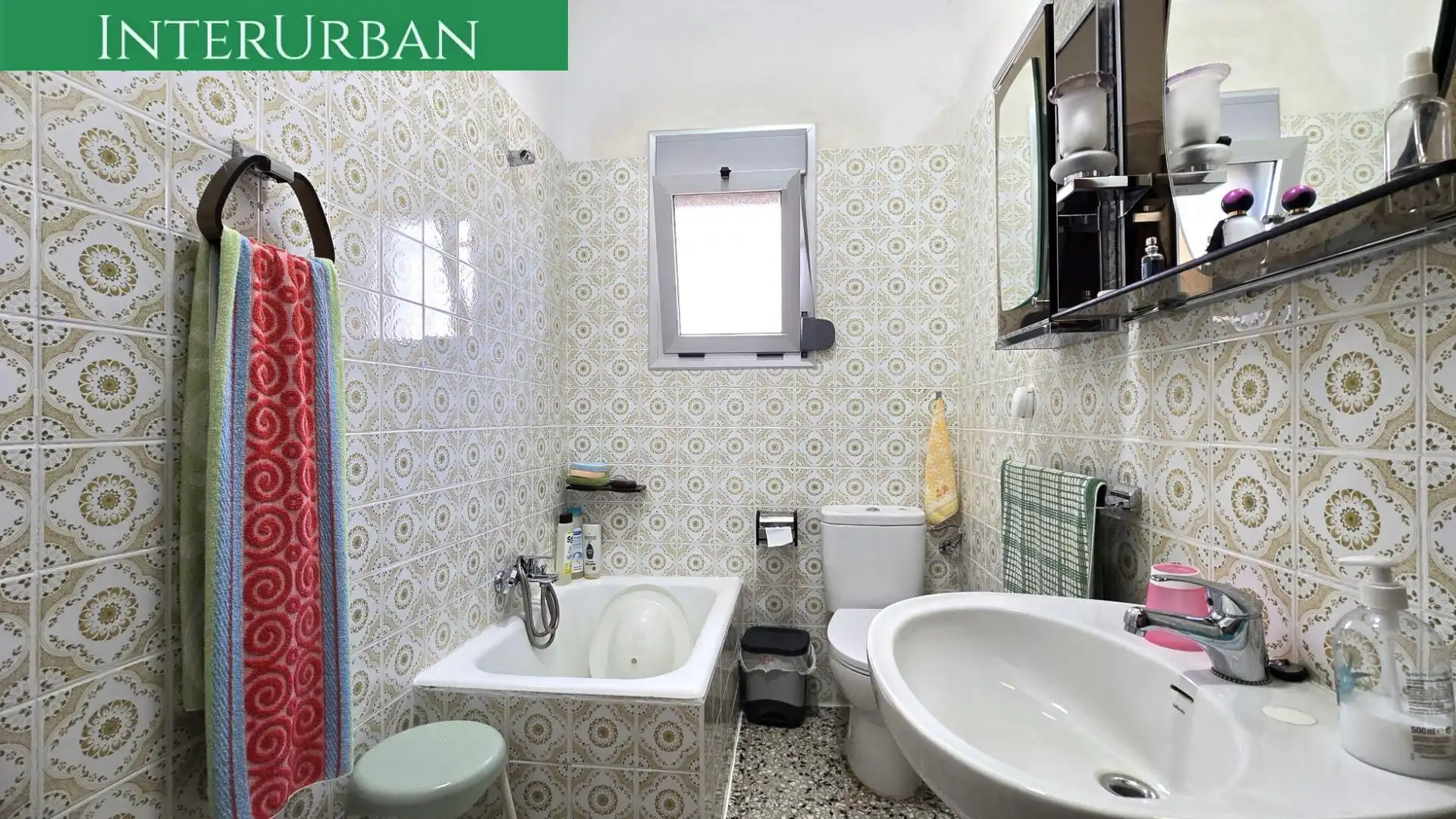 Baño de Casa o chalet en venta en Casinos con Aire acondicionado, Calefacción y Jardín privado