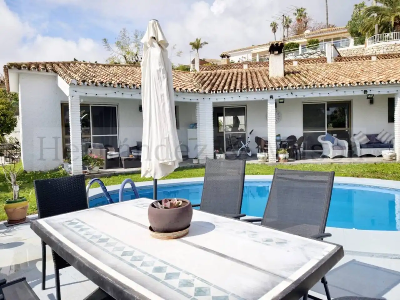 Garden of Houses for sale in Benalmádena  with Air Conditioner, Terrace and Swimming Pool
