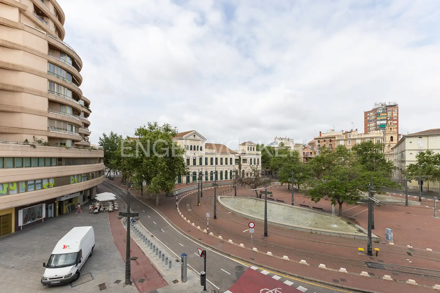 Außenansicht von Wohnung zur Miete in Valencia mit Klimaanlage, Heizung und Terrasse